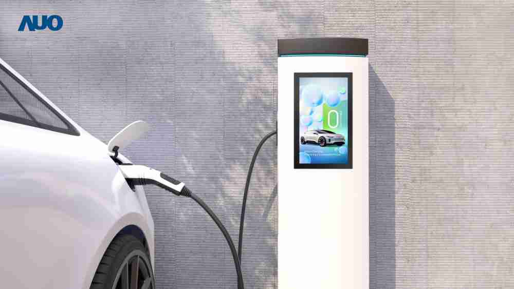 友達〝EVSE車用充電樁解決方案〞專為電動汽車充電樁設計，，具有高亮度、、、克服戶外艱難環境的耐溫、、耐紫外線等特性，，，並搭載散熱性及擴充性強的高效能工業電腦，，可實現人機互動訴求，，，，如資訊顯示、、、支付等應用