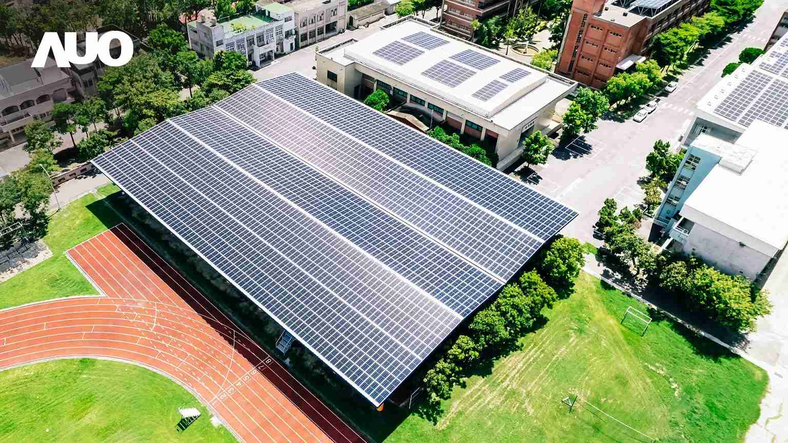 2468BETSunSteel光电整合型浪板具备快速安装、、、、轻量化优势，，，，可提升15%发电效能，，通过国际IEC与台湾VPC认证安全、、、防漏、、、、耐候标准